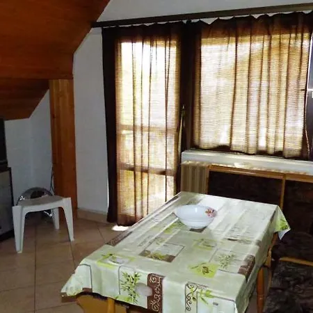 Daire Fabian Apartman-haz