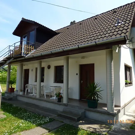 Fabian Apartman-haz 公寓