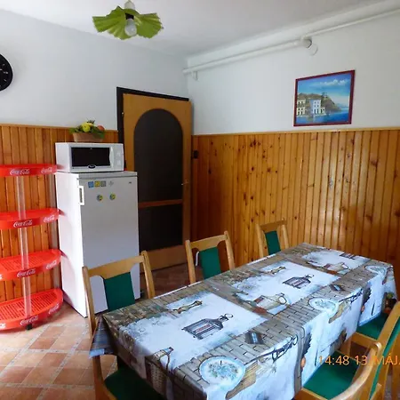 Διαμέρισμα Fabian Apartman-haz Szántód
