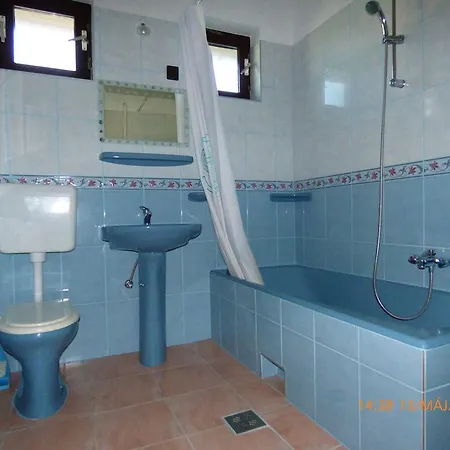 Fabian Apartman-haz * Szántód