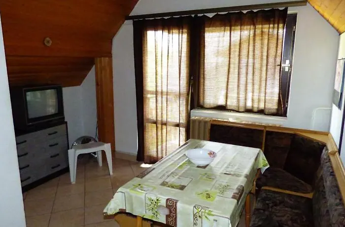 Daire Fabian Apartman-haz