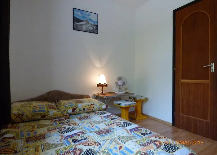 Fabian Apartman-haz 公寓 *