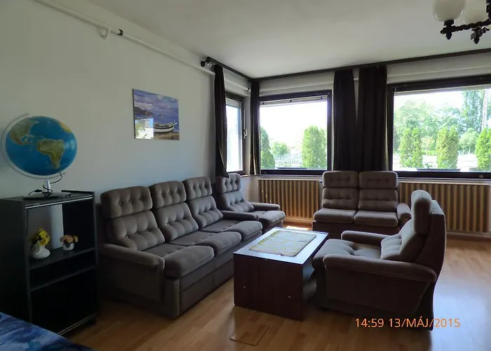 Fabian Apartman-haz 公寓